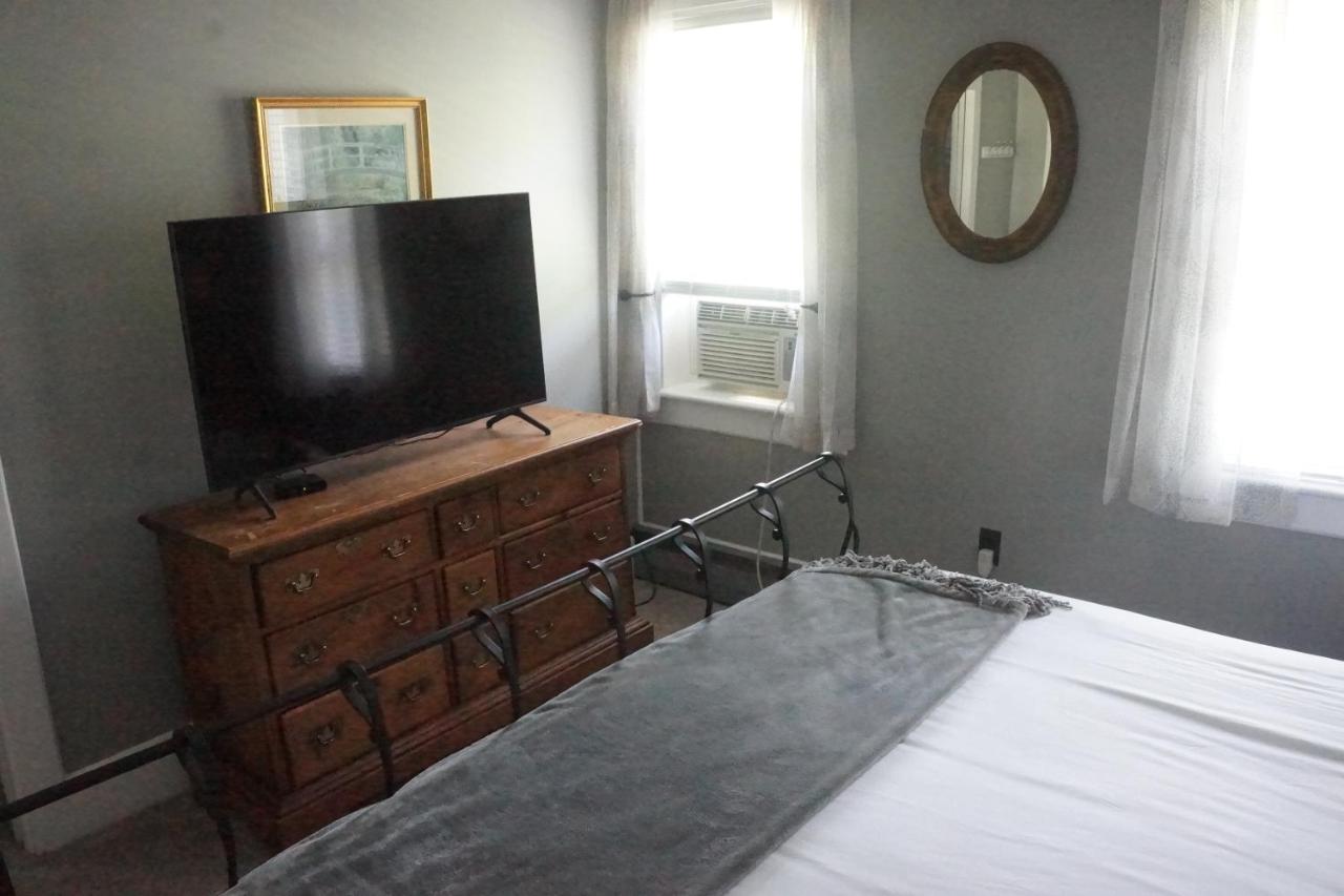 The Frogtown Inn Canadensis Exterior photo